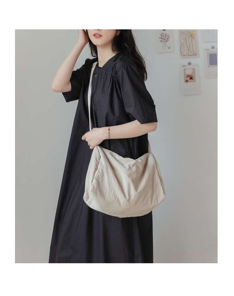 サコッシュ 軽やかシンプルショルダー