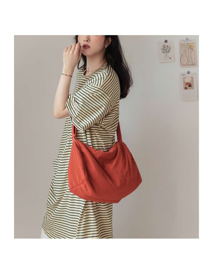 サコッシュ 軽やかシンプルショルダー