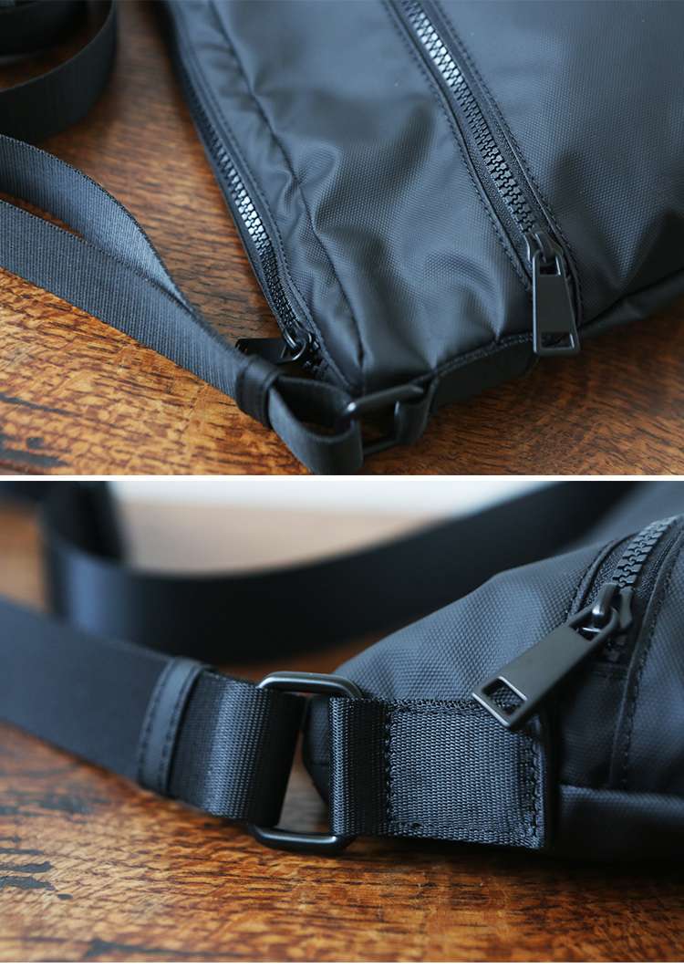 サコッシュ 軽量ナイロン素材のミニショルダー