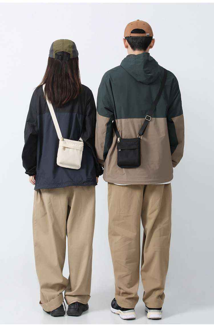 軽量コンパクトサコッシュ