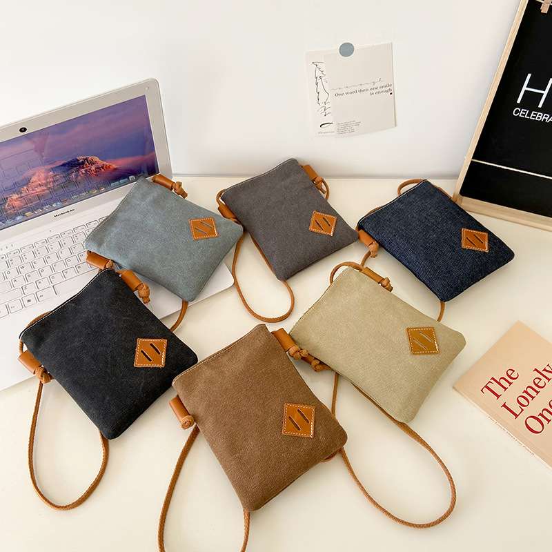 サコッシュ 帆布の控えめスマートサコッシュ