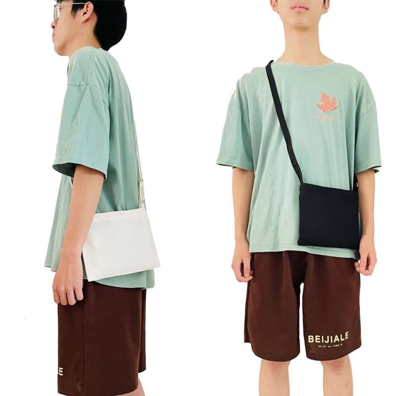 シンプル肩掛けサコッシュ