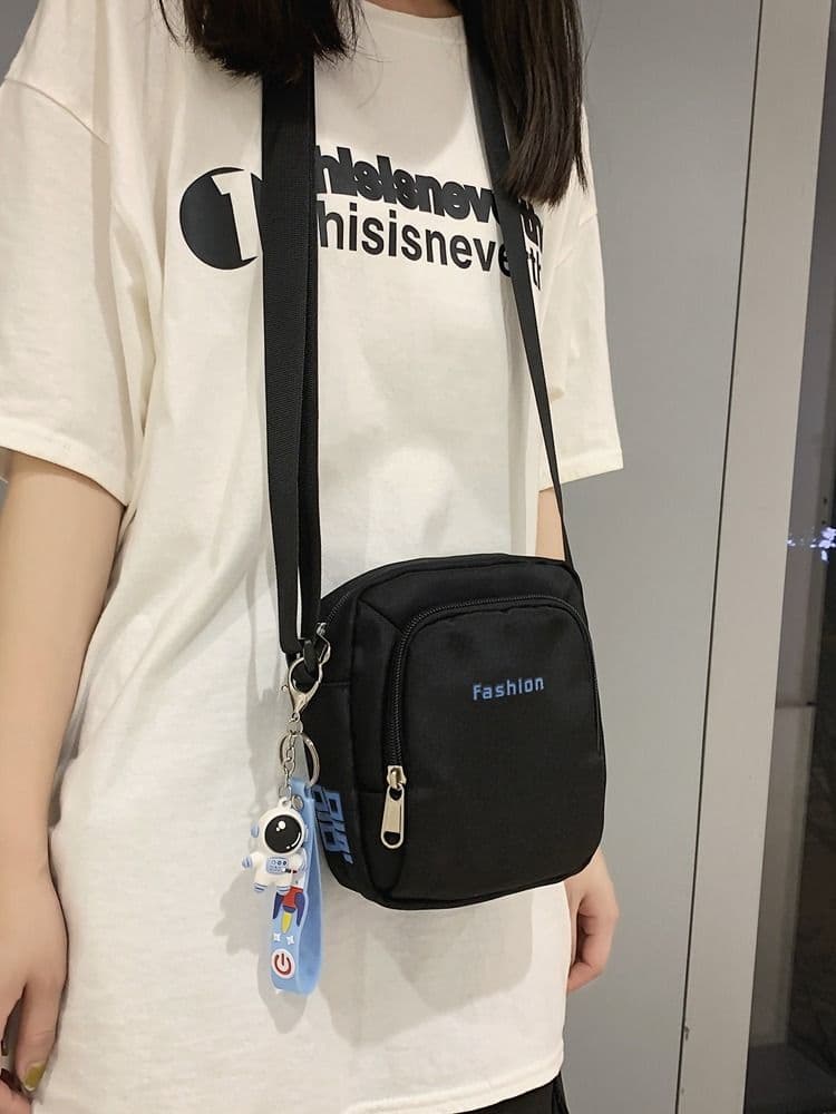 コンパクトナイロンミニサコッシュ