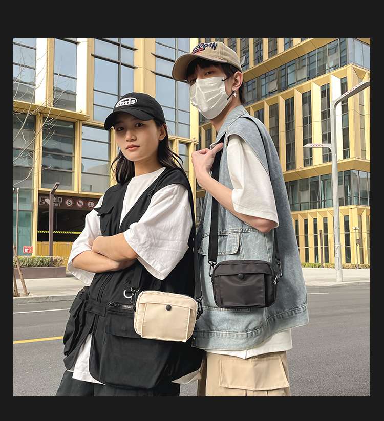 コンパクトサコッシュバッグ