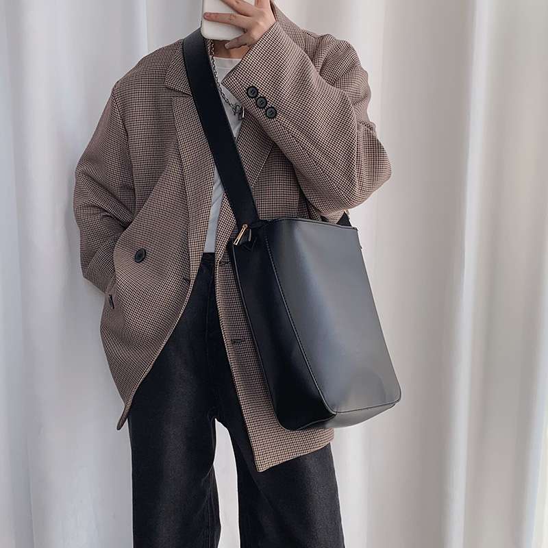 サコッシュ 上質なシンプルショルダーバッグ