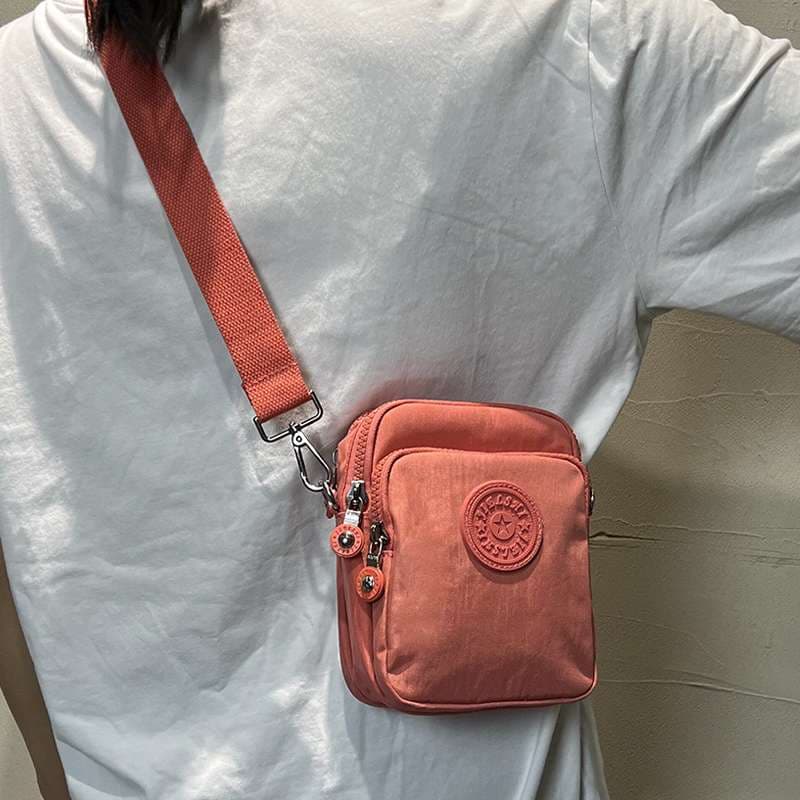 サコッシュ 軽量ミニショルダーバッグ