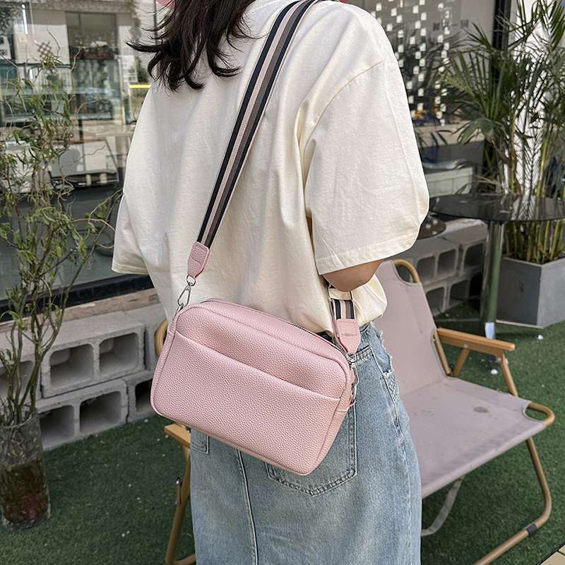 上質シンプル小型サコッシュ