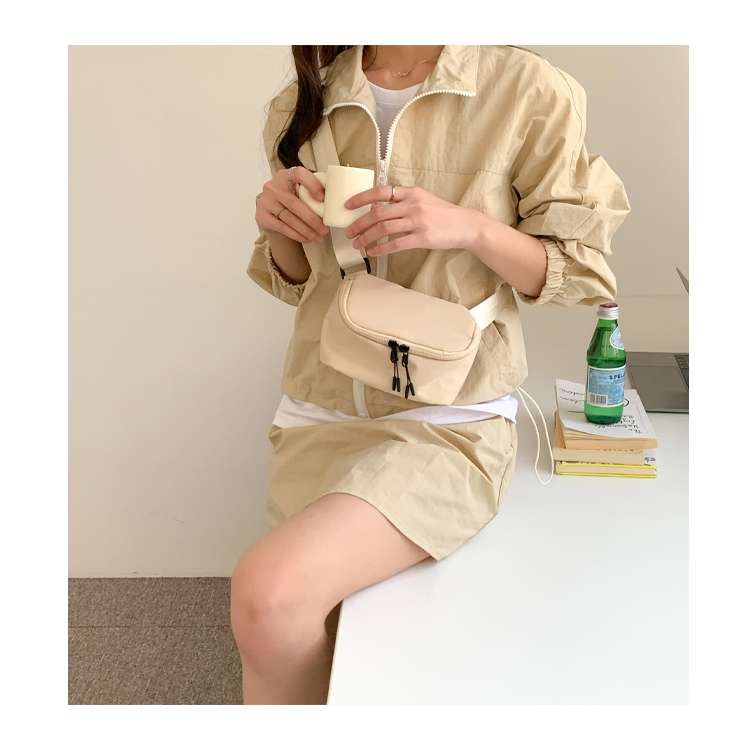 軽量コンパクトサコッシュ