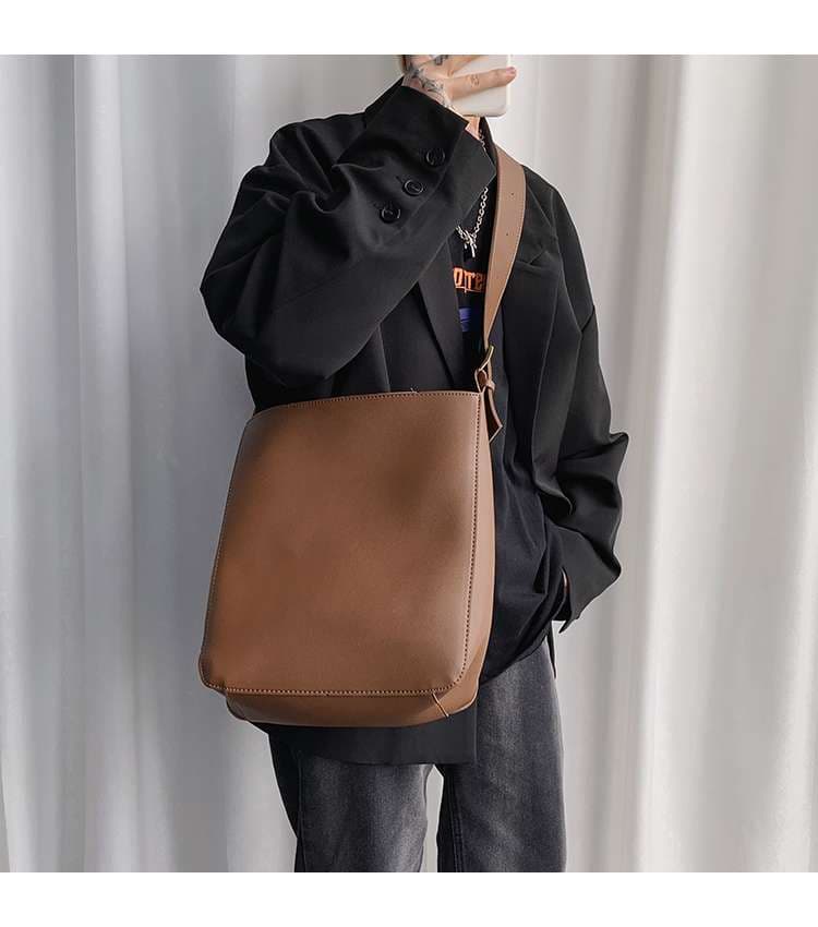 サコッシュ 上質なシンプルショルダーバッグ
