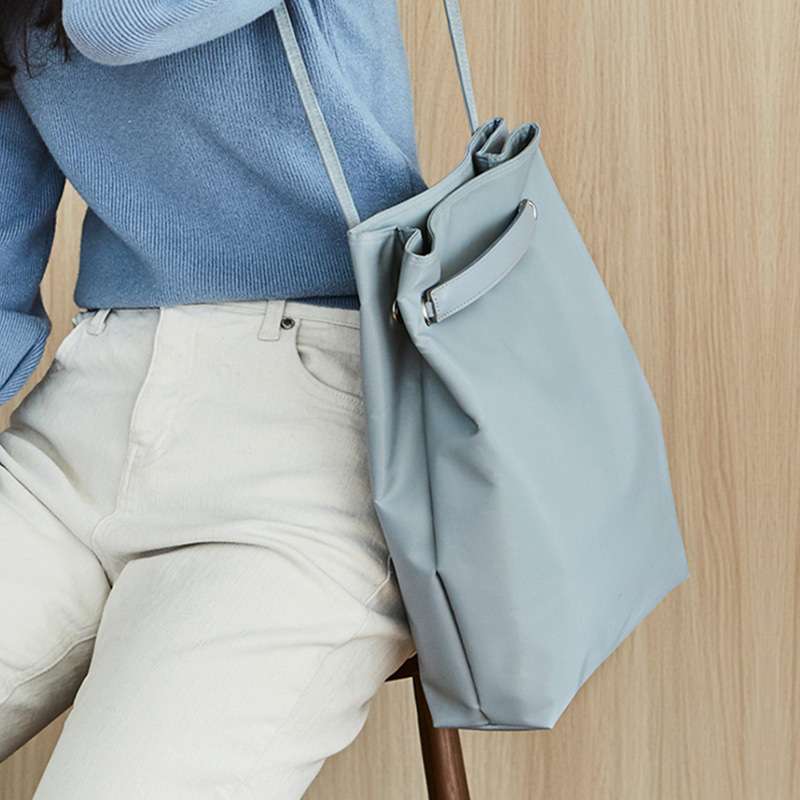 シンプル上品レザーサコッシュ
