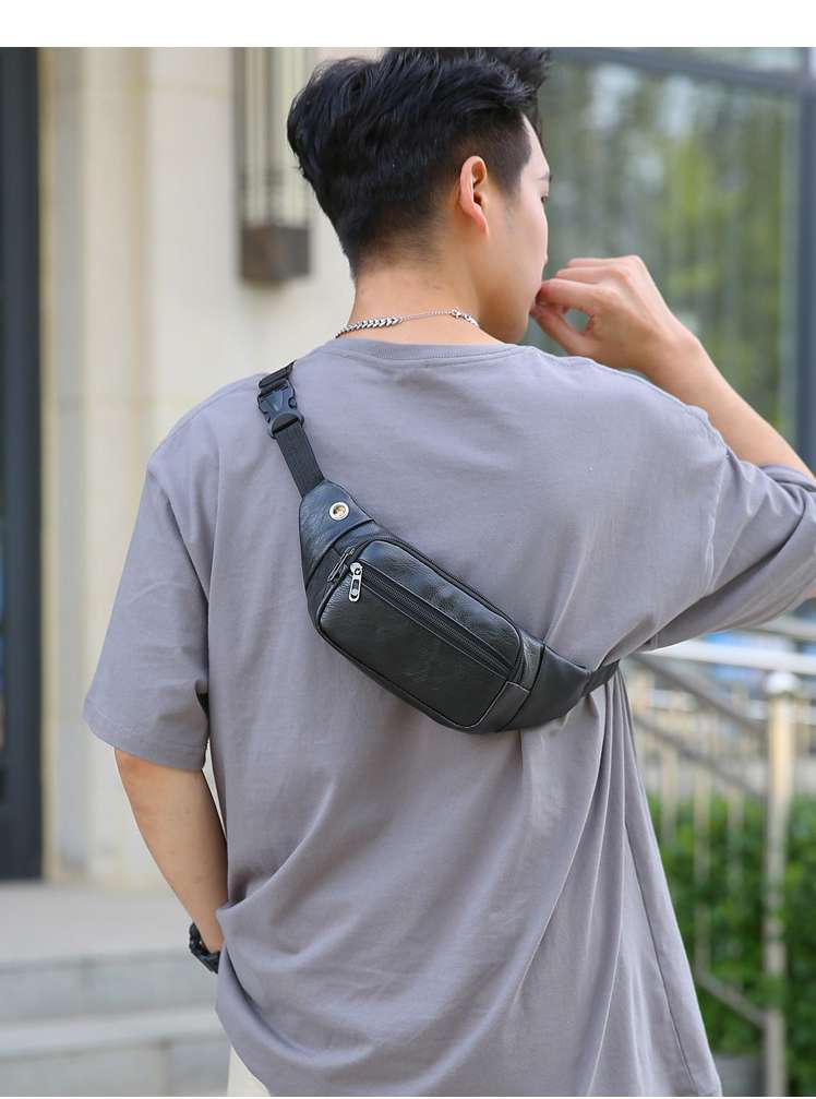 上質な本革スマートサコッシュ