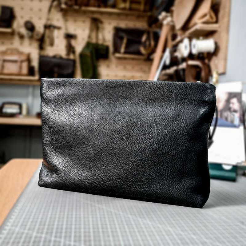 サコッシュ シンプル上質レザーポーチ