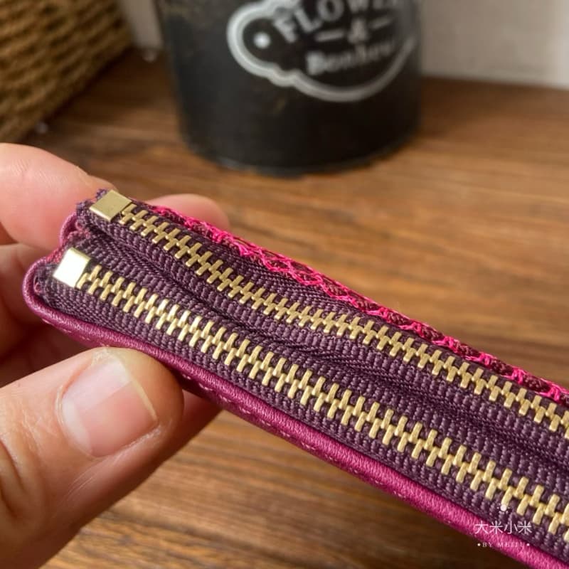 なめし革の職人手作りミニサコッシュ