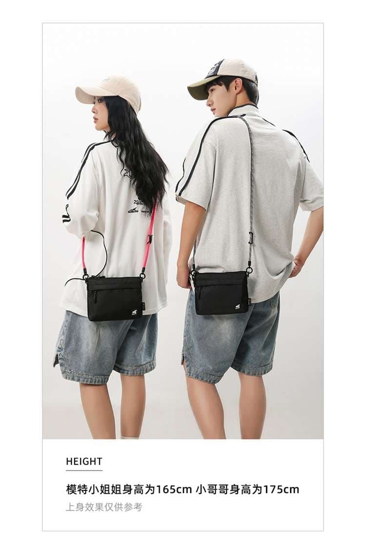 未来型サコッシュバッグ