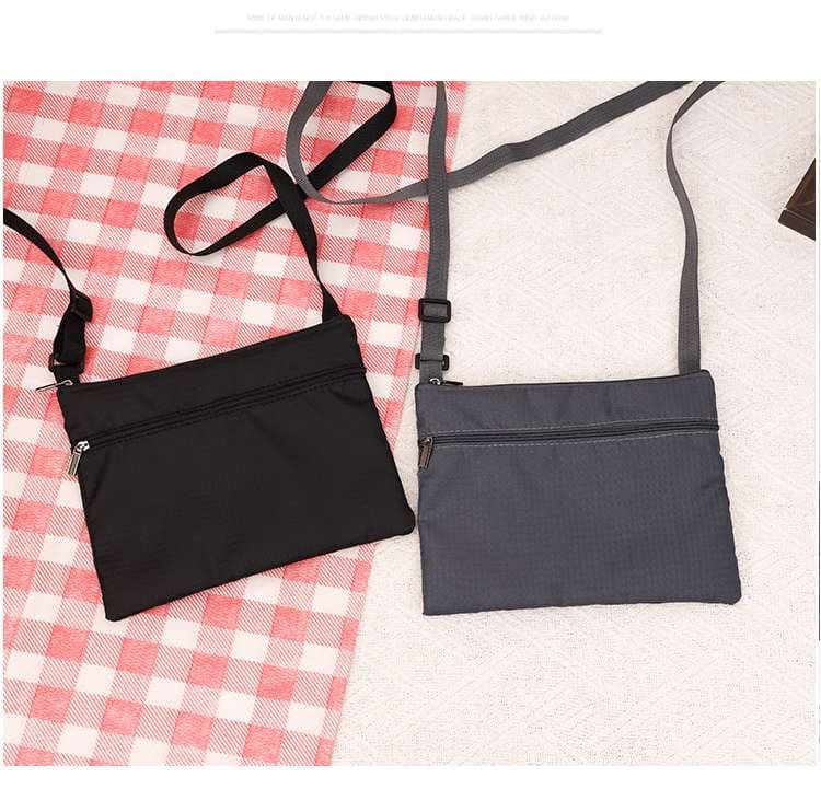 軽量薄型サコッシュ