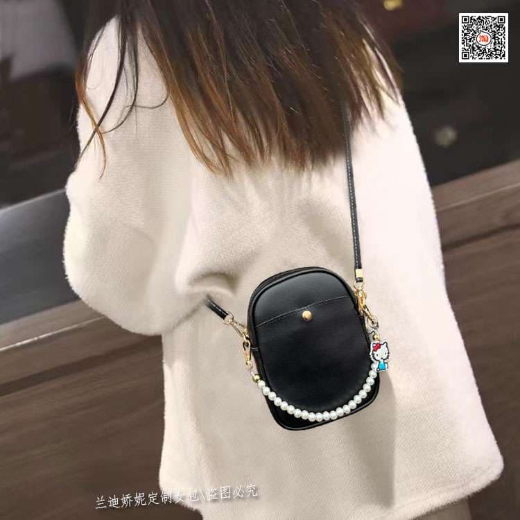 サコッシュ パール付きミニショルダーバッグ
