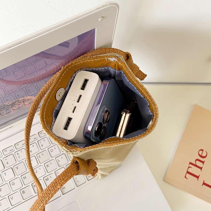 サコッシュ 帆布の控えめスマートサコッシュ