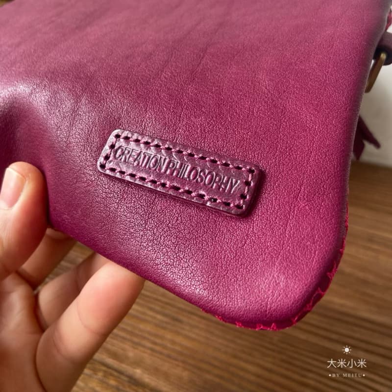 なめし革の職人手作りミニサコッシュ