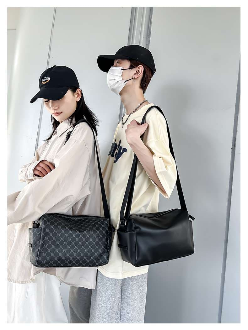 シンプル軽量サコッシュ