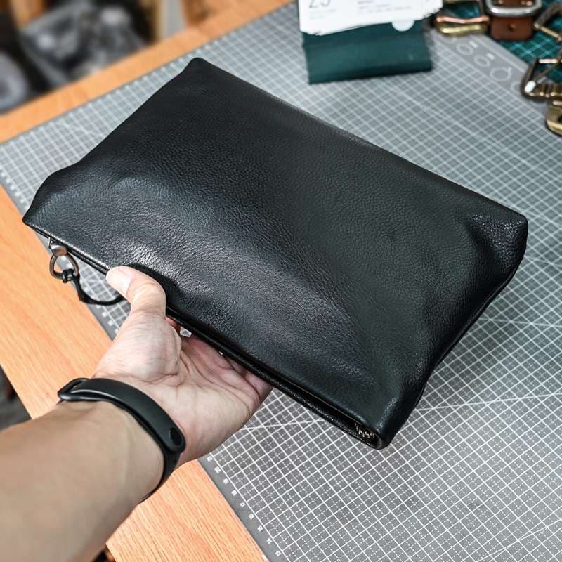 サコッシュ シンプル上質レザーポーチ