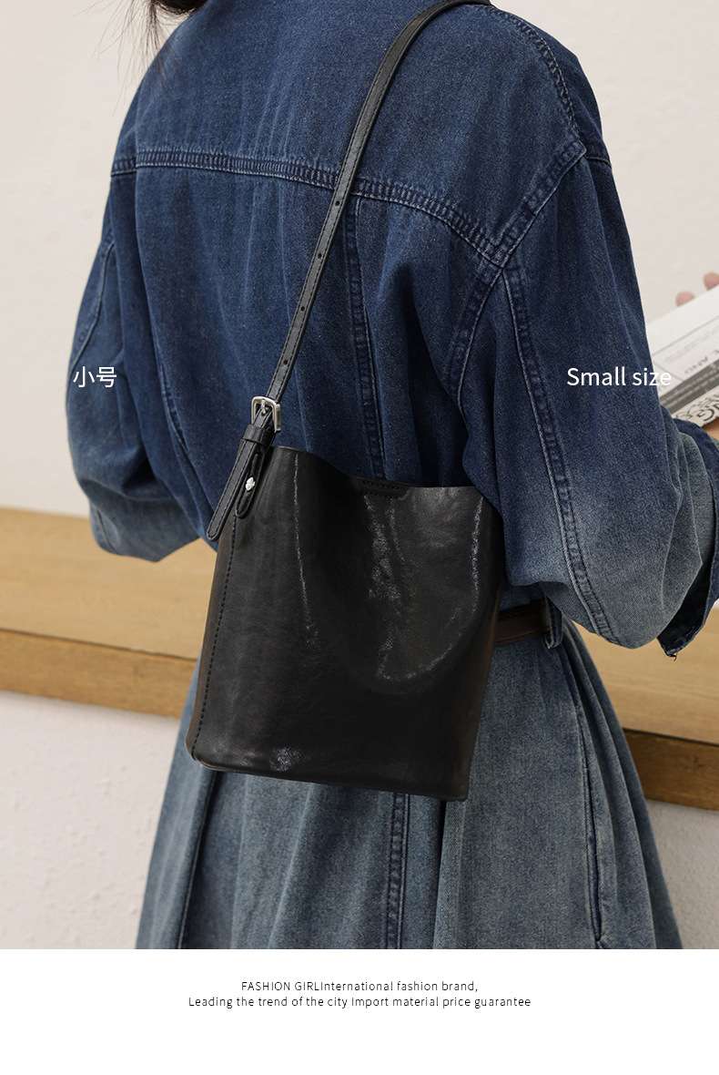 サコッシュ シンプル上質レザーミニバッグ