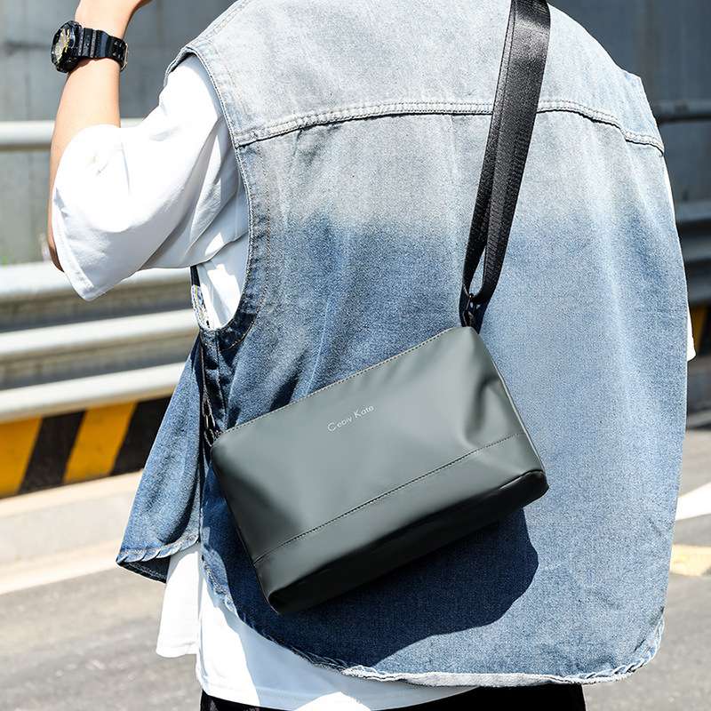 サコッシュ 都会的シンプル斜め掛けバッグ