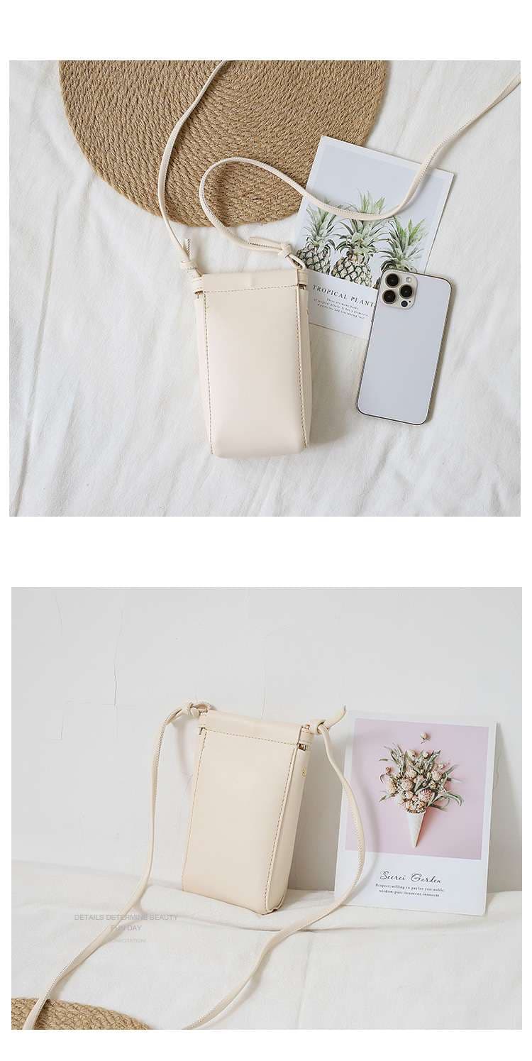 上品シンプルなミニサコッシュ