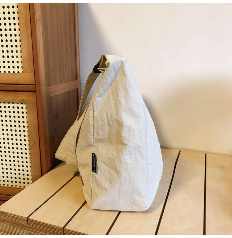 サコッシュ 軽量コンパクトお出かけバッグ